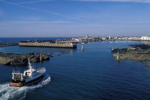 Le port de Saint-Guénolé dans le Finistère Sud. © Guillaume Plisson / Plisson La Trinité / AA09066 - Nos reportages photos - Bateau de pêche
