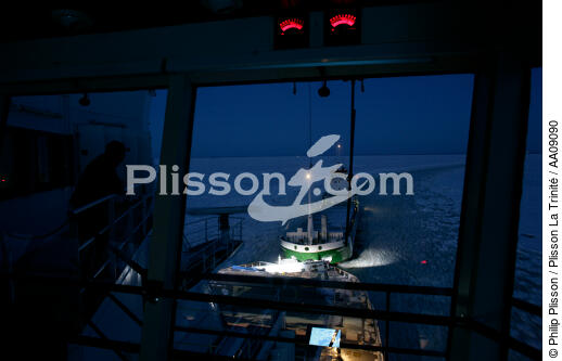 Brise-glace en Mer Baltique. - © Philip Plisson / Plisson La Trinité / AA09090 - Nos reportages photos - Océan