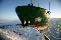 Icebreaker in the Baltic Sea. © Philip Plisson / Plisson La Trinité / AA09097 - Photo Galleries - Icebreaker in the Baltic