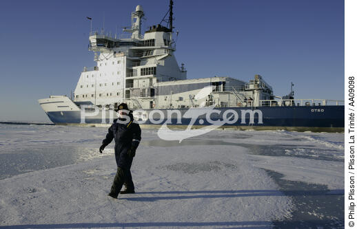 Brise-glace en Mer Baltique. - © Philip Plisson / Plisson La Trinité / AA09098 - Photo Galleries - Gulf of Bothnia