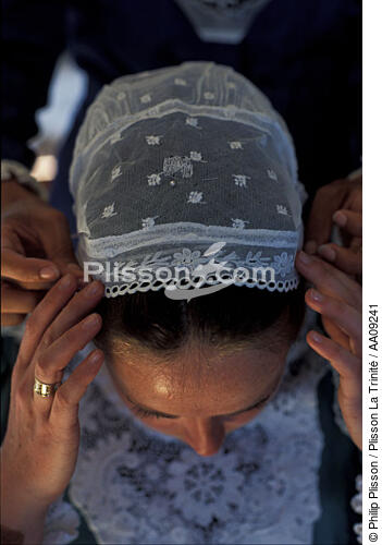 Coiffe bretonne. - © Philip Plisson / Plisson La Trinité / AA09241 - Photo Galleries - Headdress