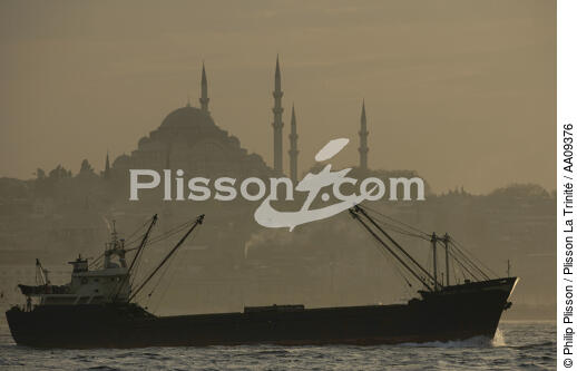 Istanbul. - © Philip Plisson / Plisson La Trinité / AA09376 - Photo Galleries - Istanbul, the Bosphorus