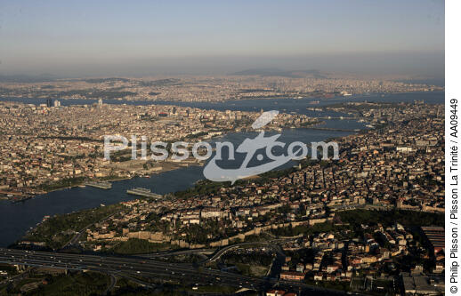 Istanbul. - © Philip Plisson / Plisson La Trinité / AA09449 - Nos reportages photos - Bosphore