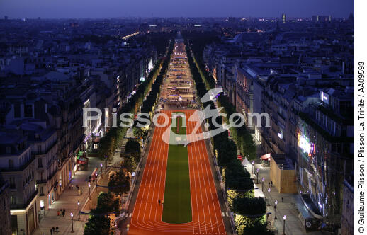 Paris 2012 sur les Champs Elysées. - © Guillaume Plisson / Plisson La Trinité / AA09593 - Photo Galleries - Stadium