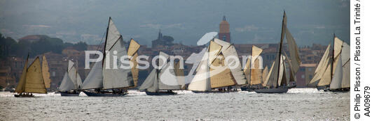 The 2004 Voiles of St Tropez. - © Philip Plisson / Plisson La Trinité / AA09679 - Photo Galleries - Classic Yachting