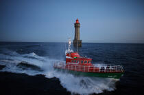 The Jument Lighthouse and the lifeboat of Ouessant. © Philip Plisson / Plisson La Trinité / AA09689 - Photo Galleries - Sea Rescue