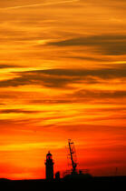 Feu de port de St Nazaire. © Philip Plisson / Plisson La Trinité / AA09829 - Photo Galleries - Sunset