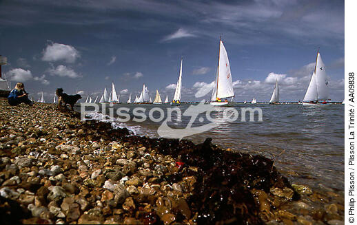 Cowes Island. - © Philip Plisson / Plisson La Trinité / AA09838 - Photo Galleries - Cowes Week