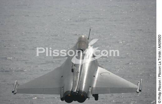 Rafale au décollage sur le porte-avions Charles de Gaulle. - © Philip Plisson / Plisson La Trinité / AA09920 - Nos reportages photos - Marine nationale