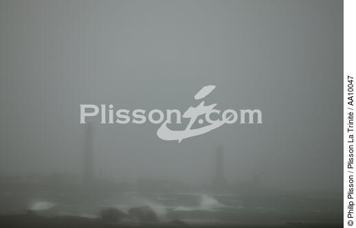 Gros temps sur Penmarc'h. - © Philip Plisson / Plisson La Trinité / AA10047 - Nos reportages photos - Eckmühl