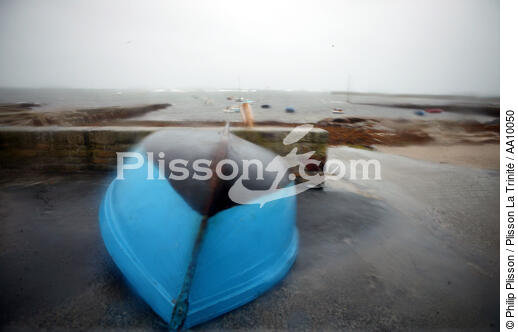 Gros temps sur Penmarc'h. - © Philip Plisson / Plisson La Trinité / AA10050 - Nos reportages photos - Barque