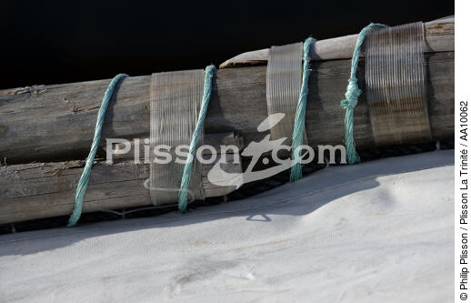 Détail d'un mât d'une Jangada. - © Philip Plisson / Plisson La Trinité / AA10062 - Nos reportages photos - Jangadas do Brazil