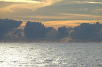 Au milieu de l'océan. © Philip Plisson / Plisson La Trinité / AA10092 - Nos reportages photos - Nuage