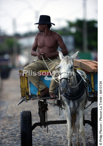 Dans les rues de Camocin. - © Philip Plisson / Plisson La Trinité / AA10134 - Nos reportages photos - Rue