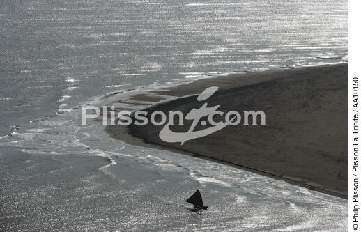 Beach of Camocin. - © Philip Plisson / Plisson La Trinité / AA10150 - Photo Galleries - Jangadas from Brazil