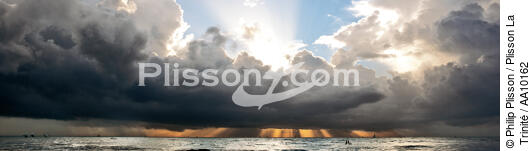Ciel nuageux sur Caponga. - © Philip Plisson / Plisson La Trinité / AA10162 - Nos reportages photos - Nuage