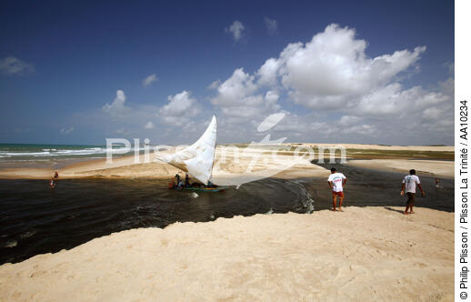 Beach of Ceara. - © Philip Plisson / Plisson La Trinité / AA10234 - Photo Galleries - Jangadas from Brazil