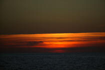 Coucher de soleil sur l'océan. © Philip Plisson / Plisson La Trinité / AA10270 - Nos reportages photos - Soleil
