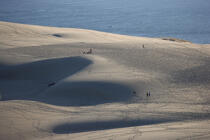Walk on the Pilat Dune. © Philip Plisson / Plisson La Trinité / AA10344 - Photo Galleries - Sand