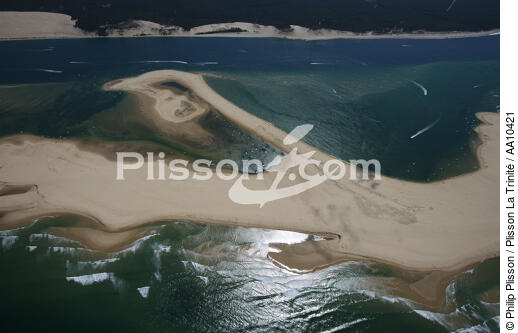 The Arguin Sand Bank. - © Philip Plisson / Plisson La Trinité / AA10421 - Photo Galleries - Wave