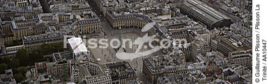 La place Vendôme à Paris. - © Guillaume Plisson / Plisson La Trinité / AA10447 - Nos reportages photos - Immeuble