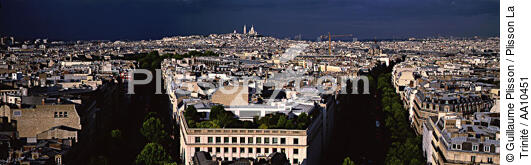 Roofs of Paris. - © Guillaume Plisson / Plisson La Trinité / AA10451 - Photo Galleries - Urban