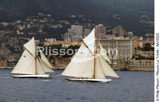 Tuiga et Moonbeam - Classic Week 2005. - © Philip Plisson / Plisson La Trinité / AA10523 - Nos reportages photos - Monaco Classic Week 2011