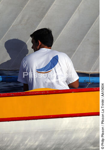 Crew member on a whaling boat in the Azores. - © Philip Plisson / Plisson La Trinité / AA10604 - Photo Galleries - Man