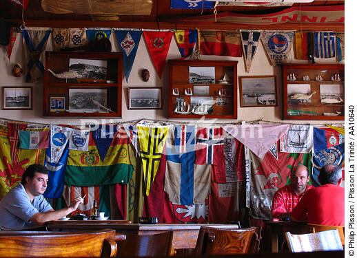 Le Café Sport "Chez Peter" à Horta. - © Philip Plisson / Plisson La Trinité / AA10640 - Nos reportages photos - Portugal