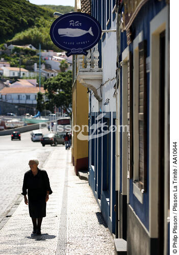 Le Café Sport "Chez Peter" à Horta. - © Philip Plisson / Plisson La Trinité / AA10644 - Nos reportages photos - Les îles de Faial et Pico aux Açores