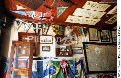 The Café Sport "Chez Peter" in Horta. - © Philip Plisson / Plisson La Trinité / AA10645 - Photo Galleries - Burgee