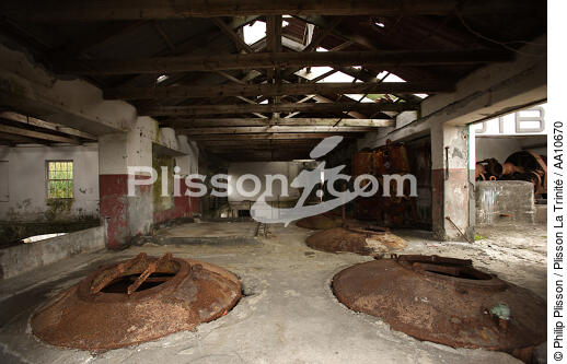 Ancienne usine baleinière sur l' île Pico aux Açores. - © Philip Plisson / Plisson La Trinité / AA10670 - Nos reportages photos - Portugal