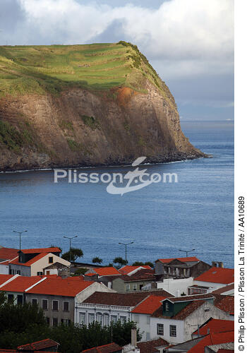 Coast of Faial Island in the Azores. - © Philip Plisson / Plisson La Trinité / AA10689 - Photo Galleries - Horta