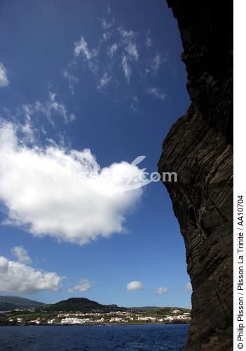 Cliff in the Azores. - © Philip Plisson / Plisson La Trinité / AA10704 - Photo Galleries - Faial and Pico islands in the Azores