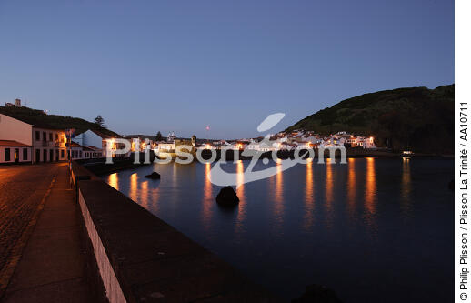 Night on Faial island in the Azores. - © Philip Plisson / Plisson La Trinité / AA10711 - Photo Galleries - Portugal