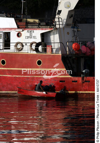 Dans le port d' Horta aux Açores. - © Philip Plisson / Plisson La Trinité / AA10737 - Nos reportages photos - Horta