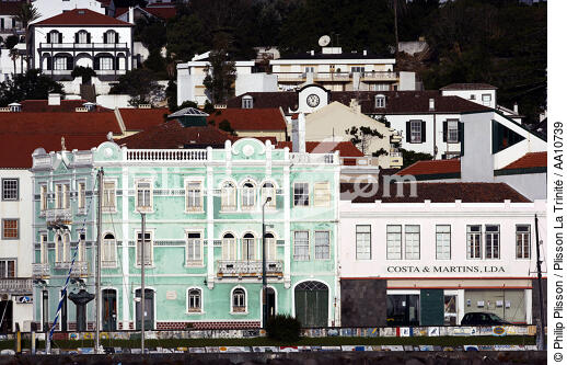 Maison colorée à Horta aux Açores. - © Philip Plisson / Plisson La Trinité / AA10739 - Nos reportages photos - Horta