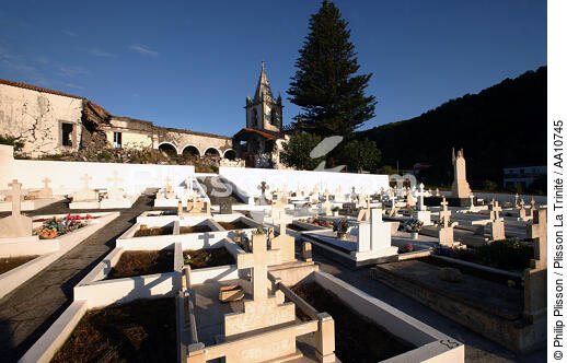 Le cimetière d'Horta aux Açores. - © Philip Plisson / Plisson La Trinité / AA10745 - Nos reportages photos - Les îles de Faial et Pico aux Açores