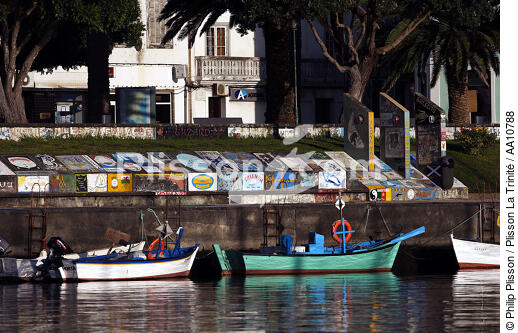La digue du port d' Horta aux Açores. - © Philip Plisson / Plisson La Trinité / AA10788 - Nos reportages photos - Barrage