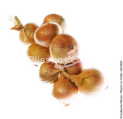 Onions. - © Guillaume Plisson / Plisson La Trinité / AA10834 - Photo Galleries - Gourmet food