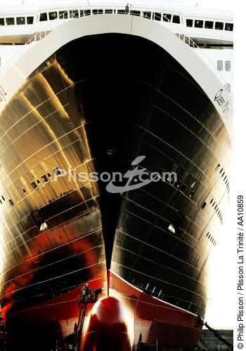 Le Queen Mary 2. - © Philip Plisson / Plisson La Trinité / AA10859 - Nos reportages photos - La Grande Croisière
