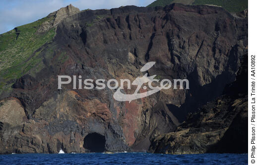 La pointe Dos Capelinhos sur Faial aux Açores. - © Philip Plisson / Plisson La Trinité / AA10892 - Nos reportages photos - Portugal