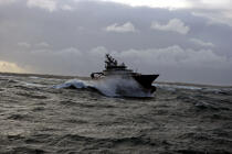 The tug Abeille Bourbon. © Philip Plisson / Plisson La Trinité / AA11091 - Photo Galleries - Storm at sea