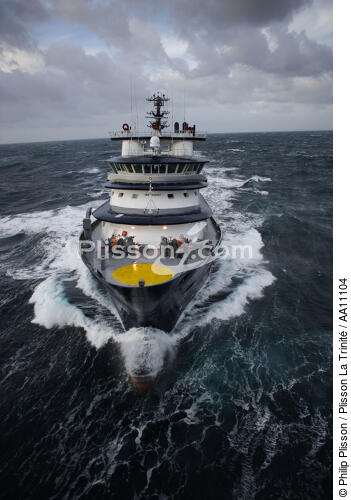 The tug boat Abeille Bourbon. - © Philip Plisson / Plisson La Trinité / AA11104 - Photo Galleries - Storm at sea