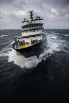 The tug boat Abeille Bourbon. © Philip Plisson / Plisson La Trinité / AA11105 - Photo Galleries - Iroise Sea [The]