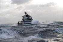 The tug boat Abeille Bourbon. © Philip Plisson / Plisson La Trinité / AA11118 - Photo Galleries - Iroise Sea [The]