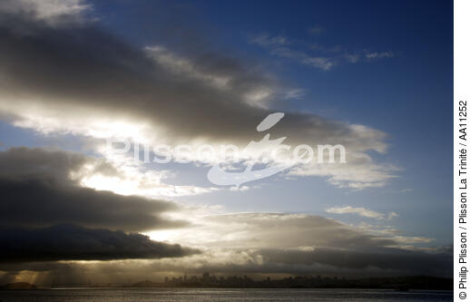 Light on San Francisco. - © Philip Plisson / Plisson La Trinité / AA11252 - Photo Galleries - Cloud