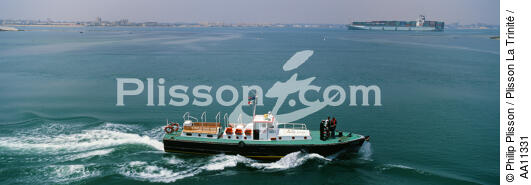 Sur le canal de Suez. - © Philip Plisson / Plisson La Trinité / AA11331 - Nos reportages photos - Canal de Suez