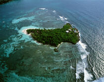 L'île du Gosier à la Guadeloupe.. © Philip Plisson / Plisson La Trinité / AA11336 - Nos reportages photos - Gosier