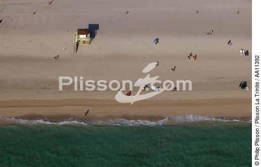 Beach of Miami. - © Philip Plisson / Plisson La Trinité / AA11392 - Photo Galleries - Beach cabin